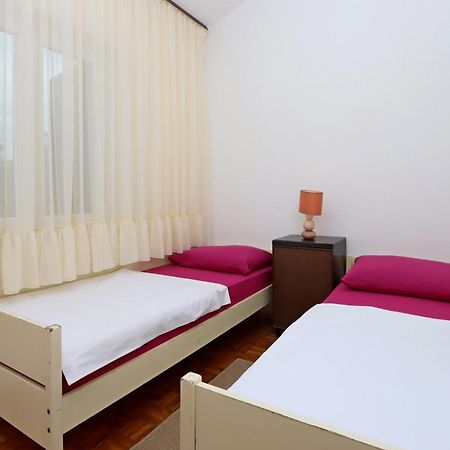Vrh  Apartments With A Parking Space Pinezici, Krk - 18967 מראה חיצוני תמונה
