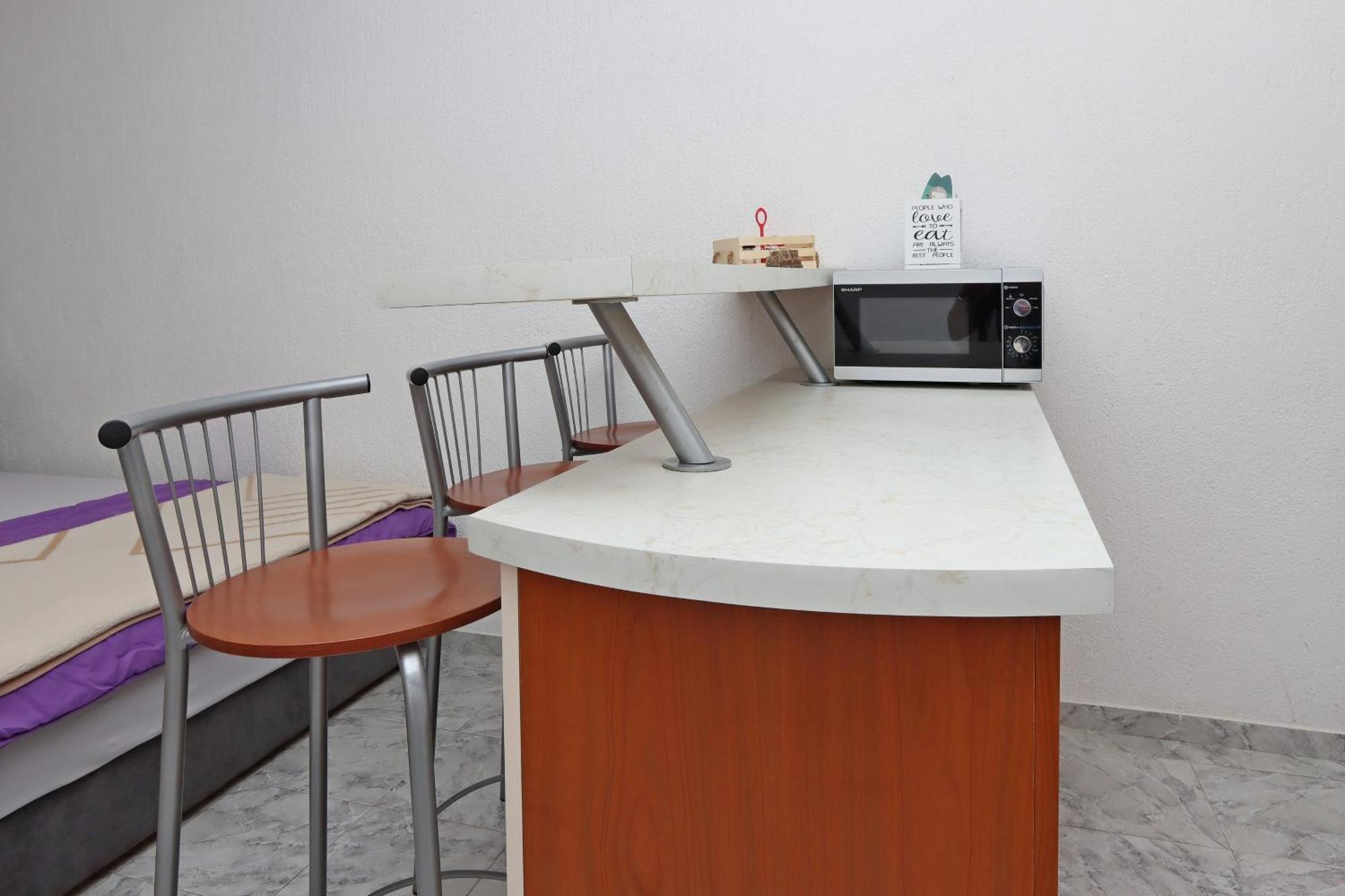 Vrh  Apartments With A Parking Space Pinezici, Krk - 18967 מראה חיצוני תמונה