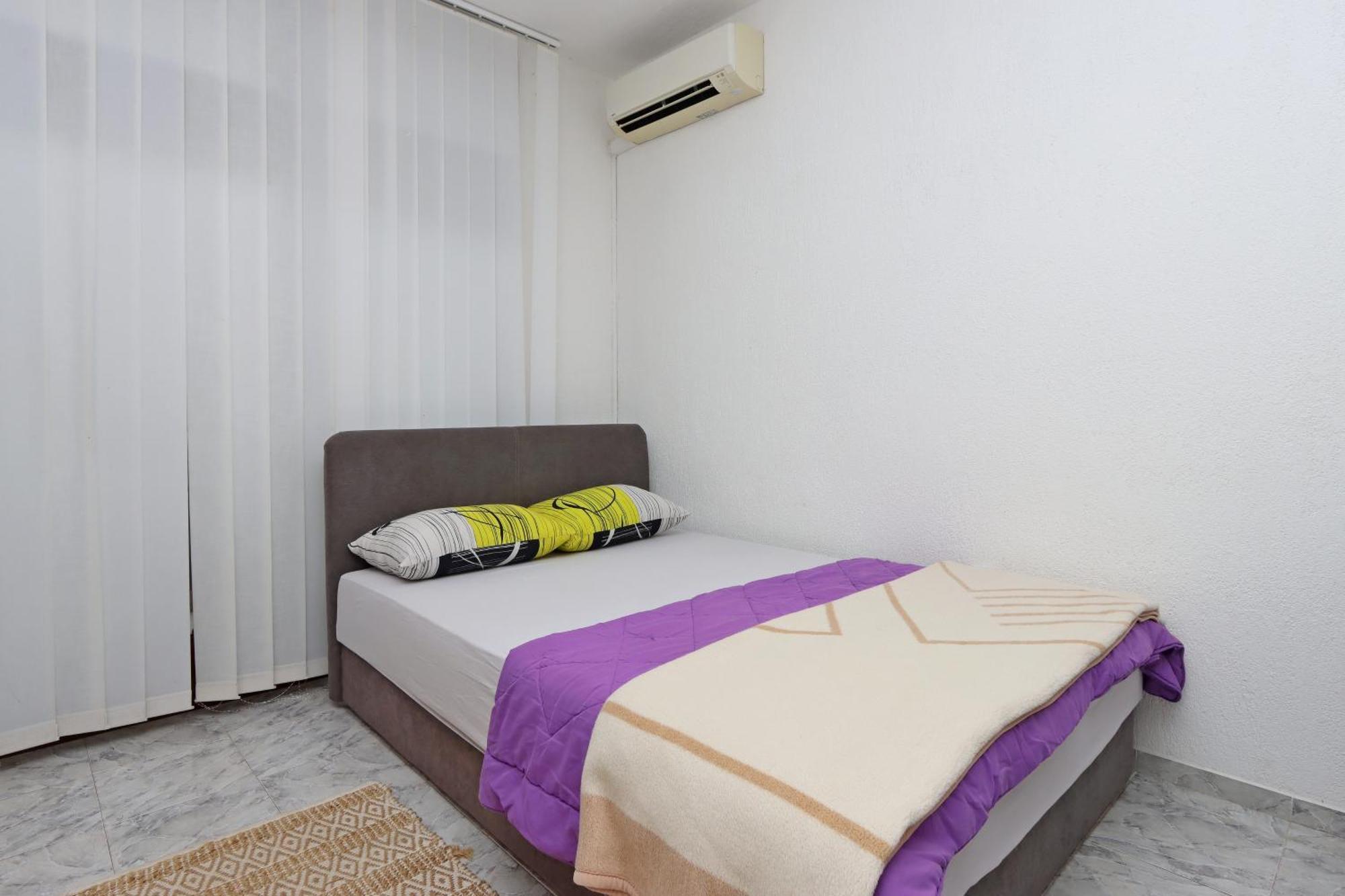 Vrh  Apartments With A Parking Space Pinezici, Krk - 18967 מראה חיצוני תמונה