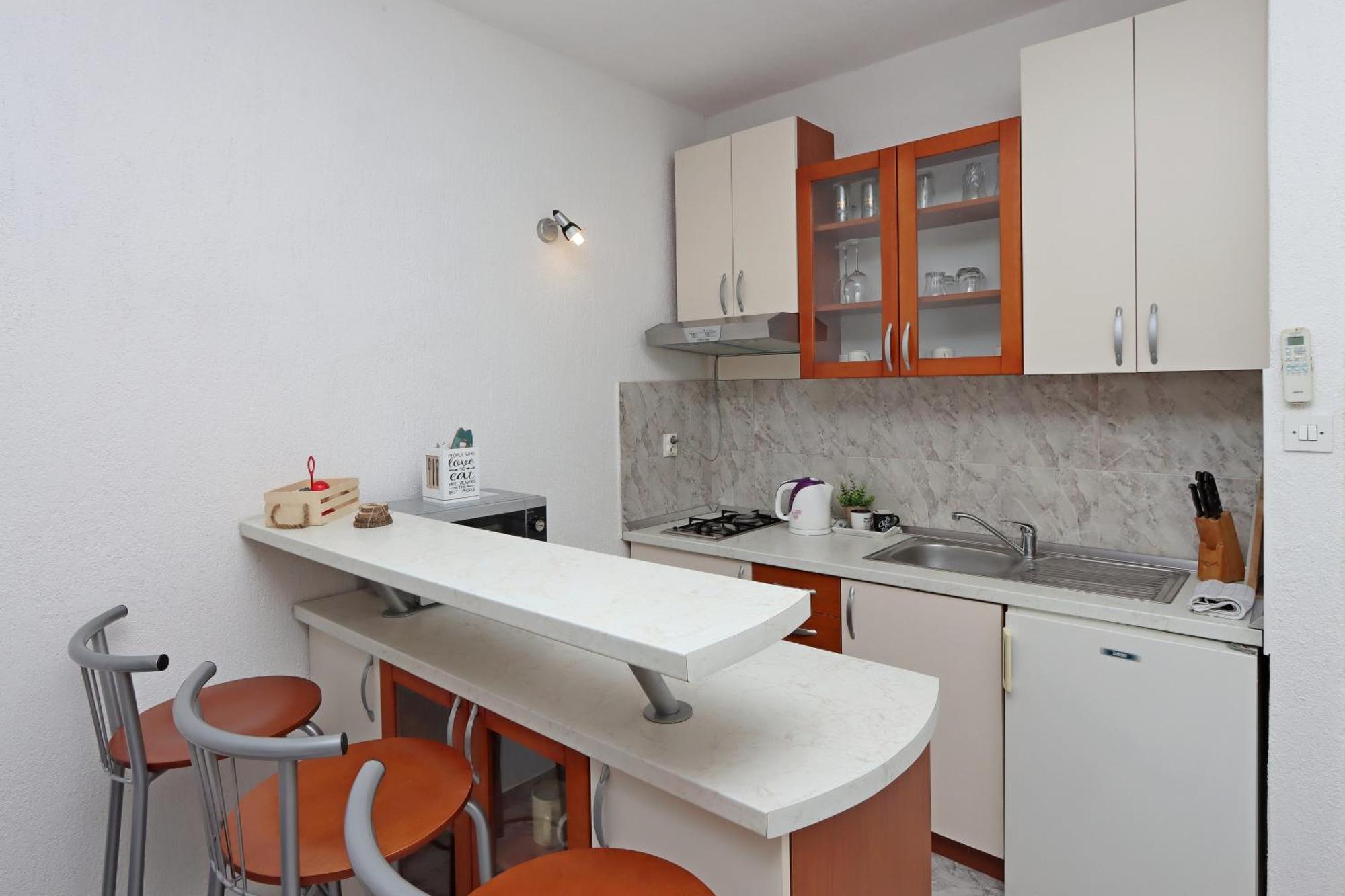 Vrh  Apartments With A Parking Space Pinezici, Krk - 18967 מראה חיצוני תמונה