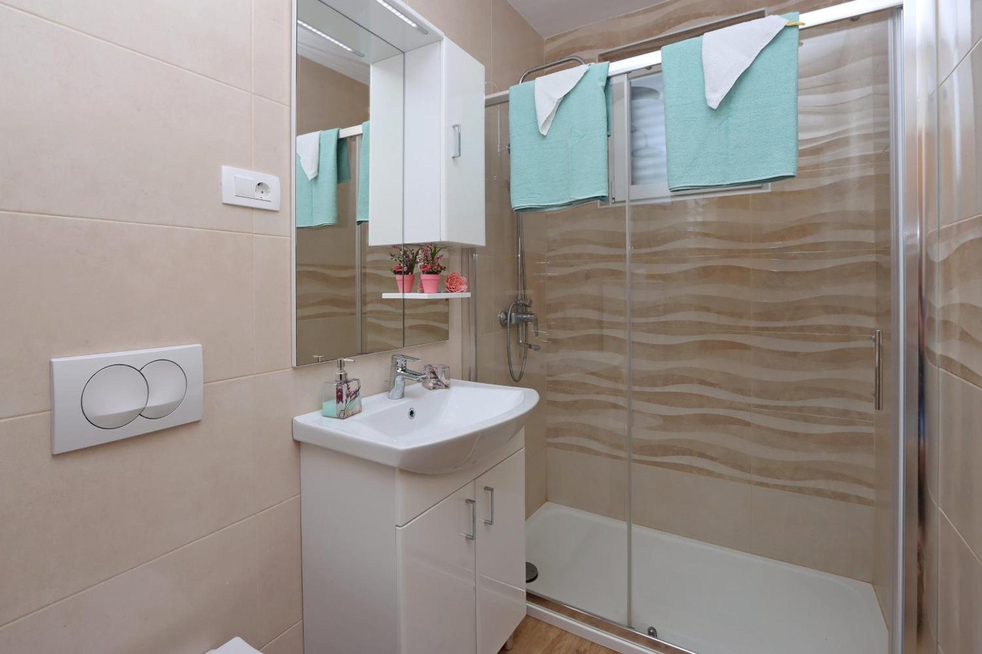 Vrh  Apartments With A Parking Space Pinezici, Krk - 18967 מראה חיצוני תמונה