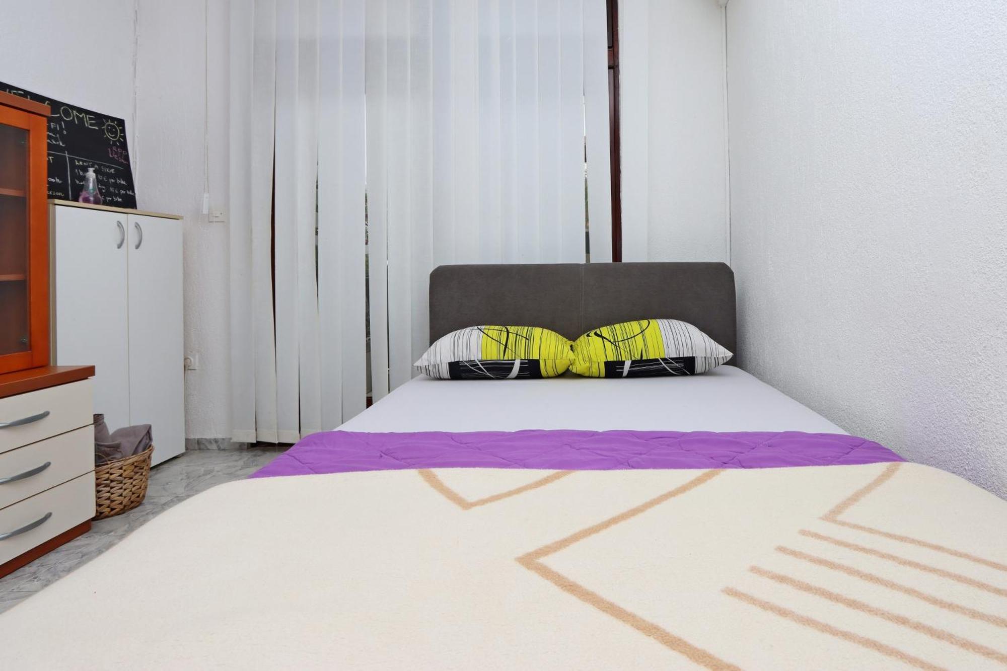 Vrh  Apartments With A Parking Space Pinezici, Krk - 18967 חדר תמונה